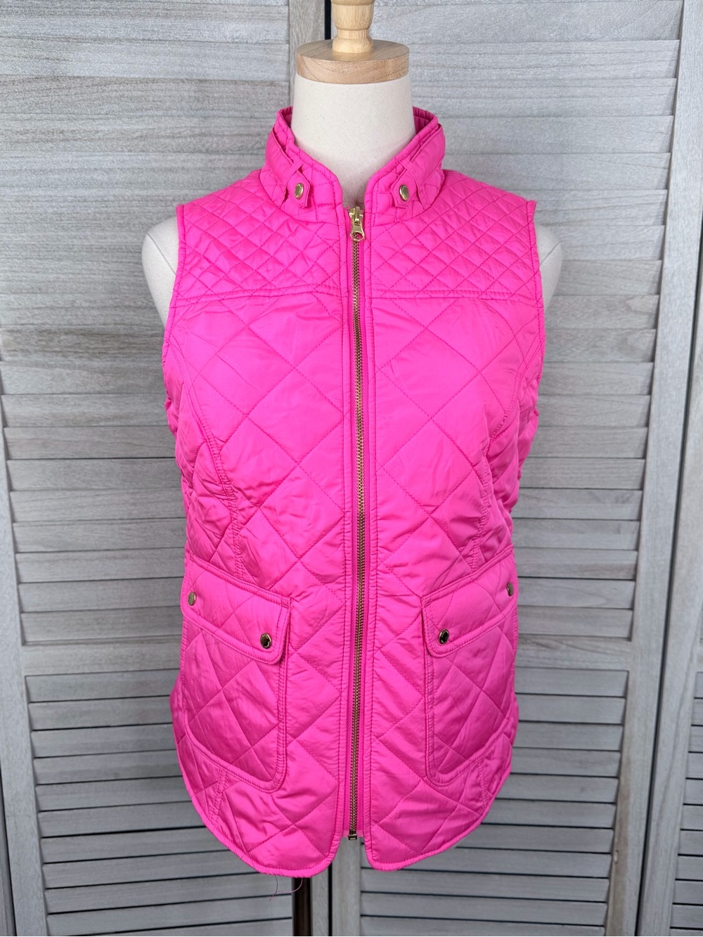 CROWN & IVY Quilted Vest with Plaid Lining Hot Pink Women's-Small